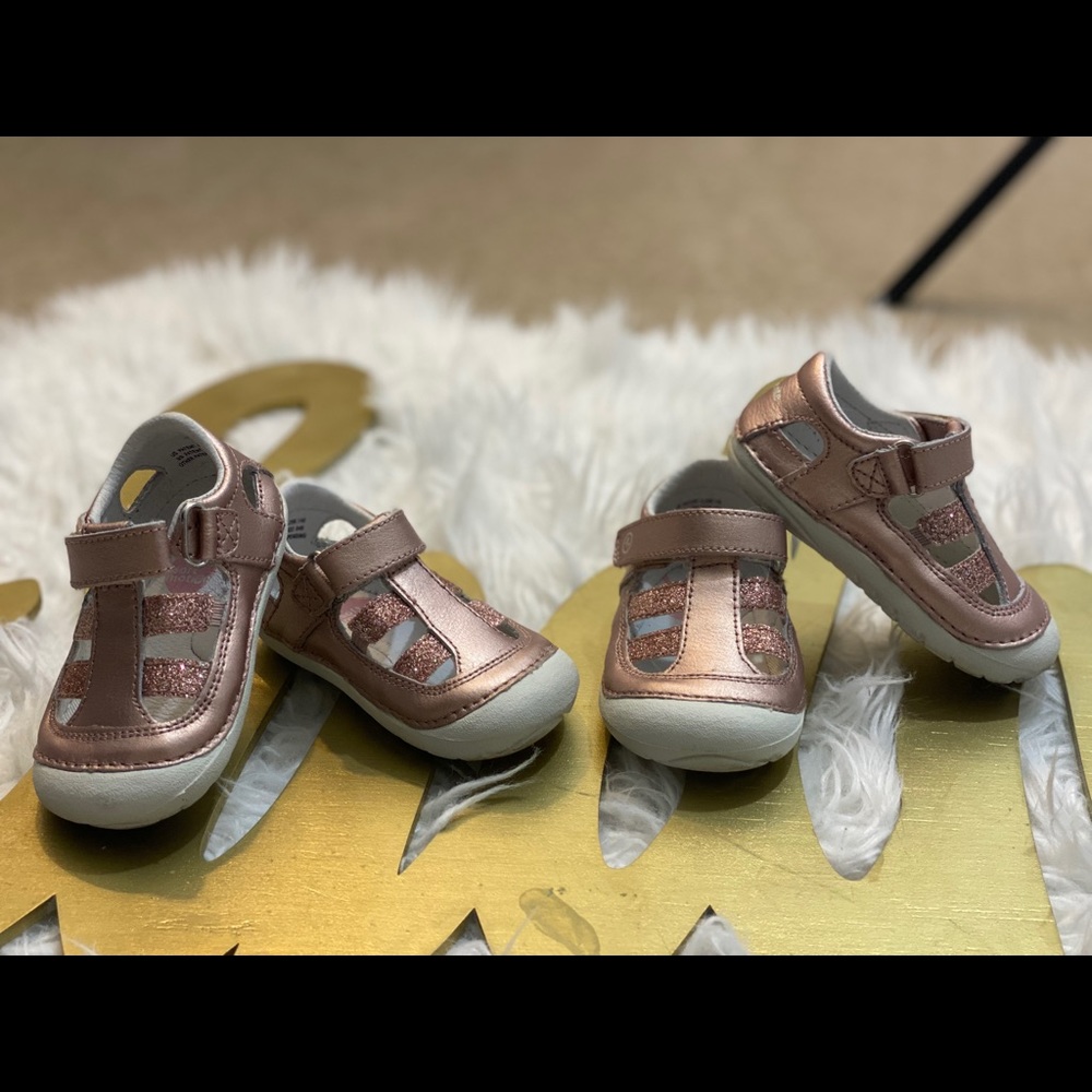 Stride Rite soft walkers “SM Aurora” Rose Gold.